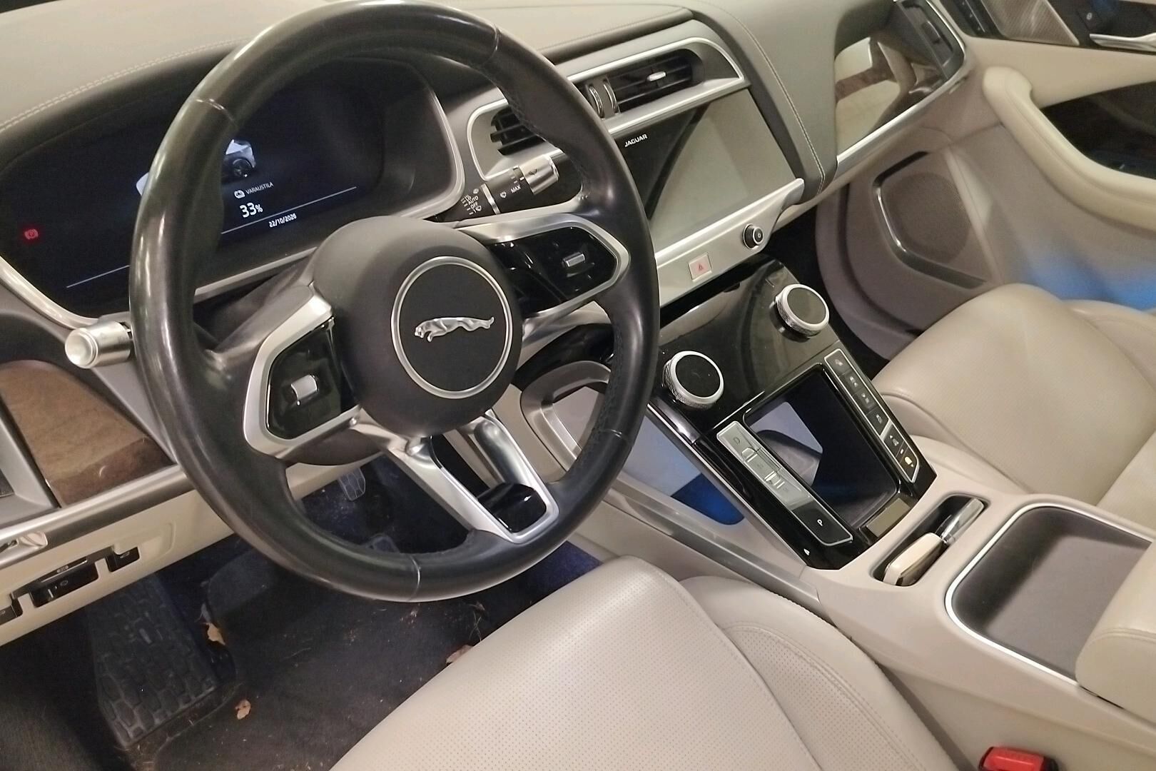 Jaguar I-PACE iso kuva 2