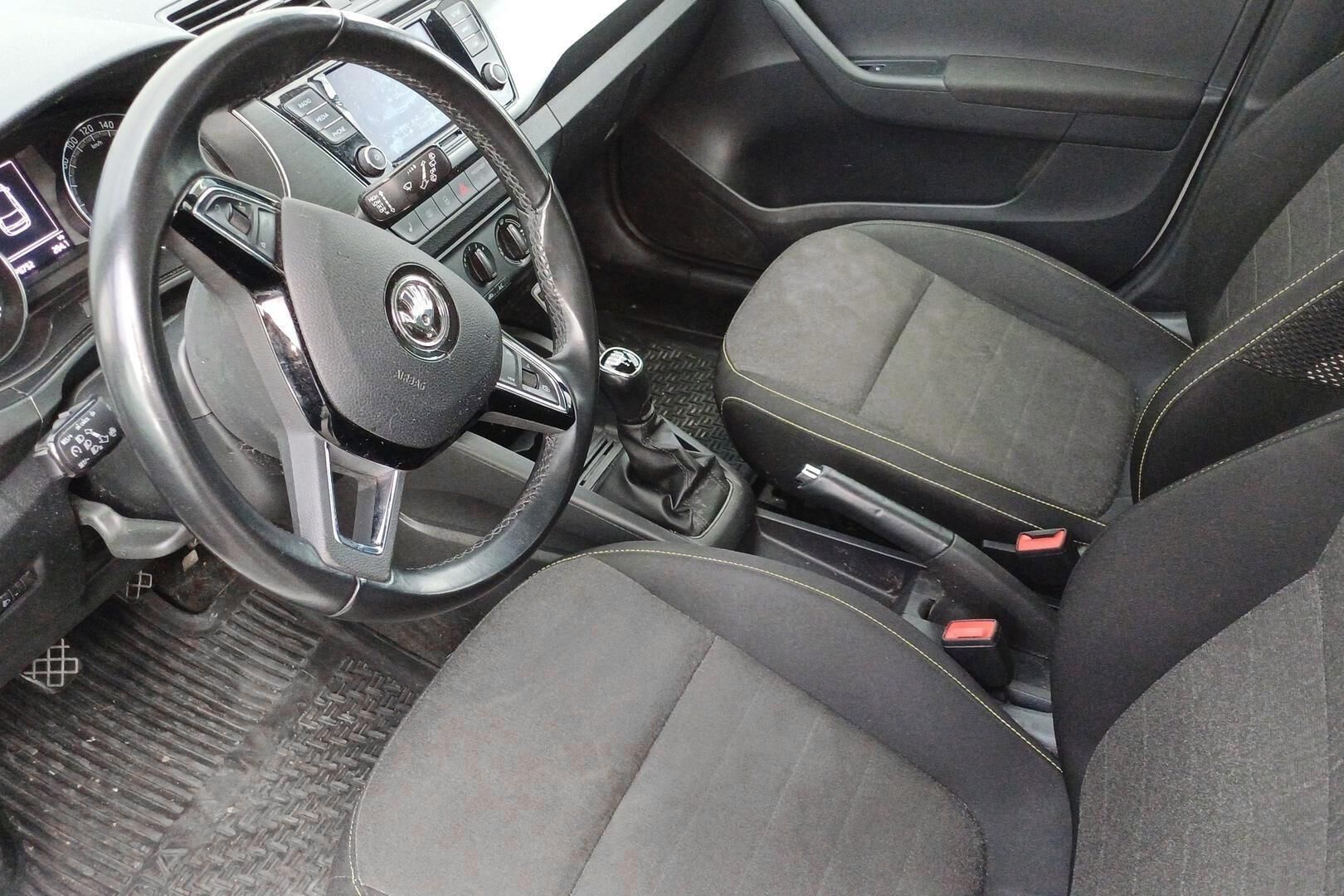 Skoda Fabia iso kuva 2