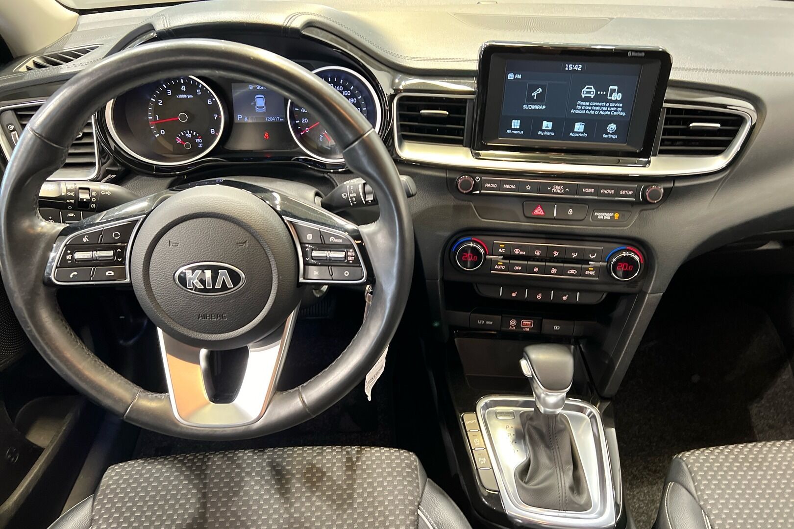 Kia Ceed iso kuva 11