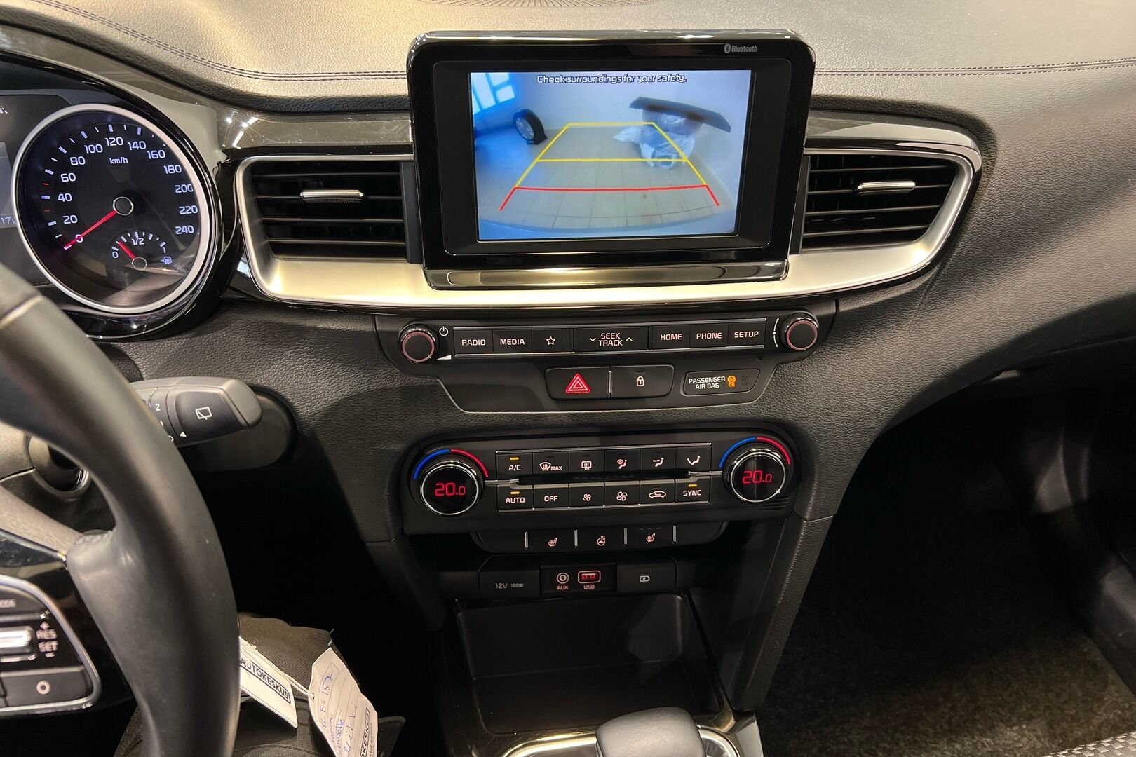 Kia Ceed iso kuva 12