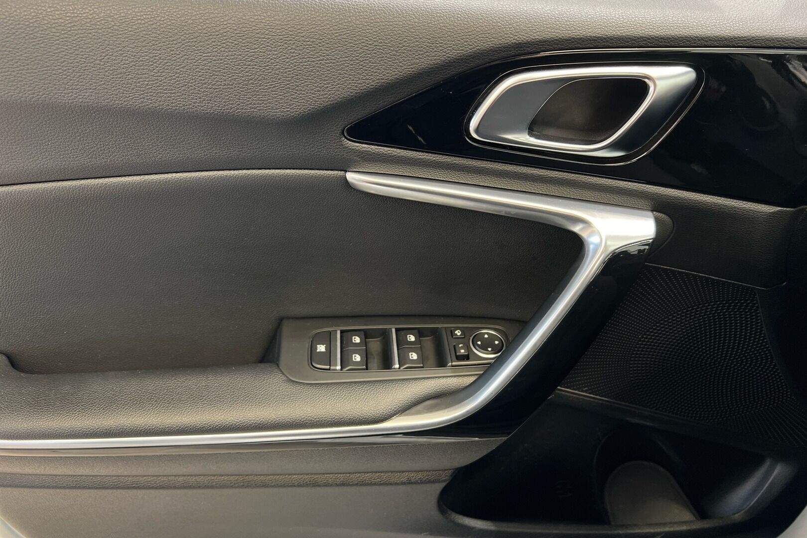 Kia Ceed iso kuva 17
