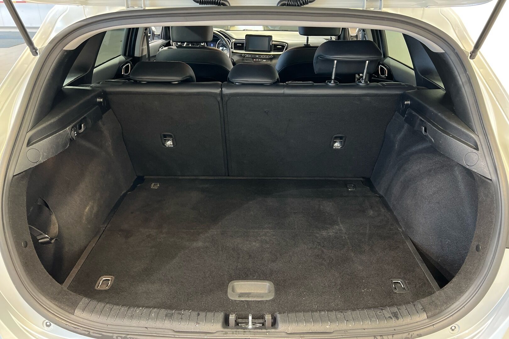Kia Ceed iso kuva 9
