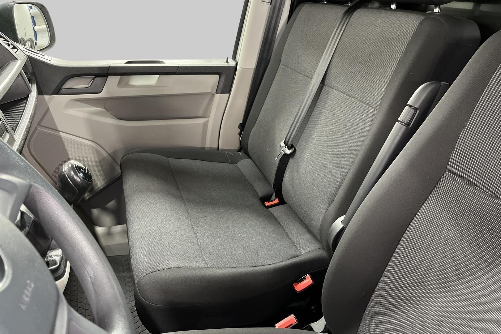 Volkswagen Transporter iso kuva 10