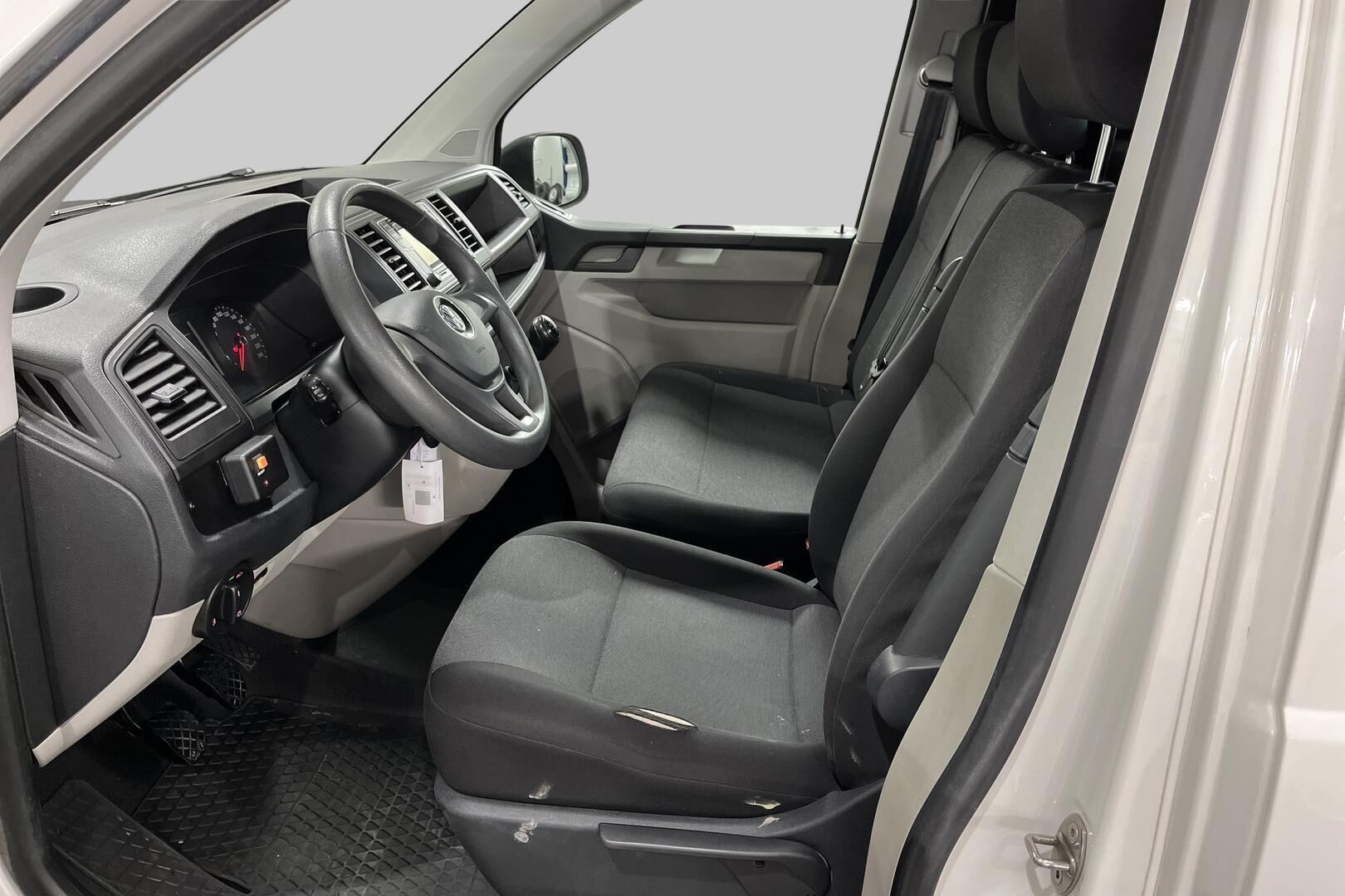 Volkswagen Transporter iso kuva 9