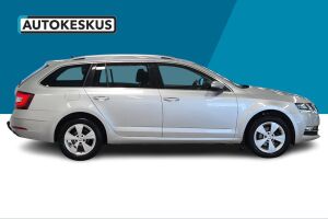 Skoda Octavia esikatselu 1