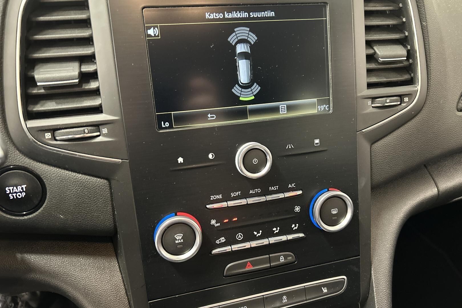 Renault Megane iso kuva 19