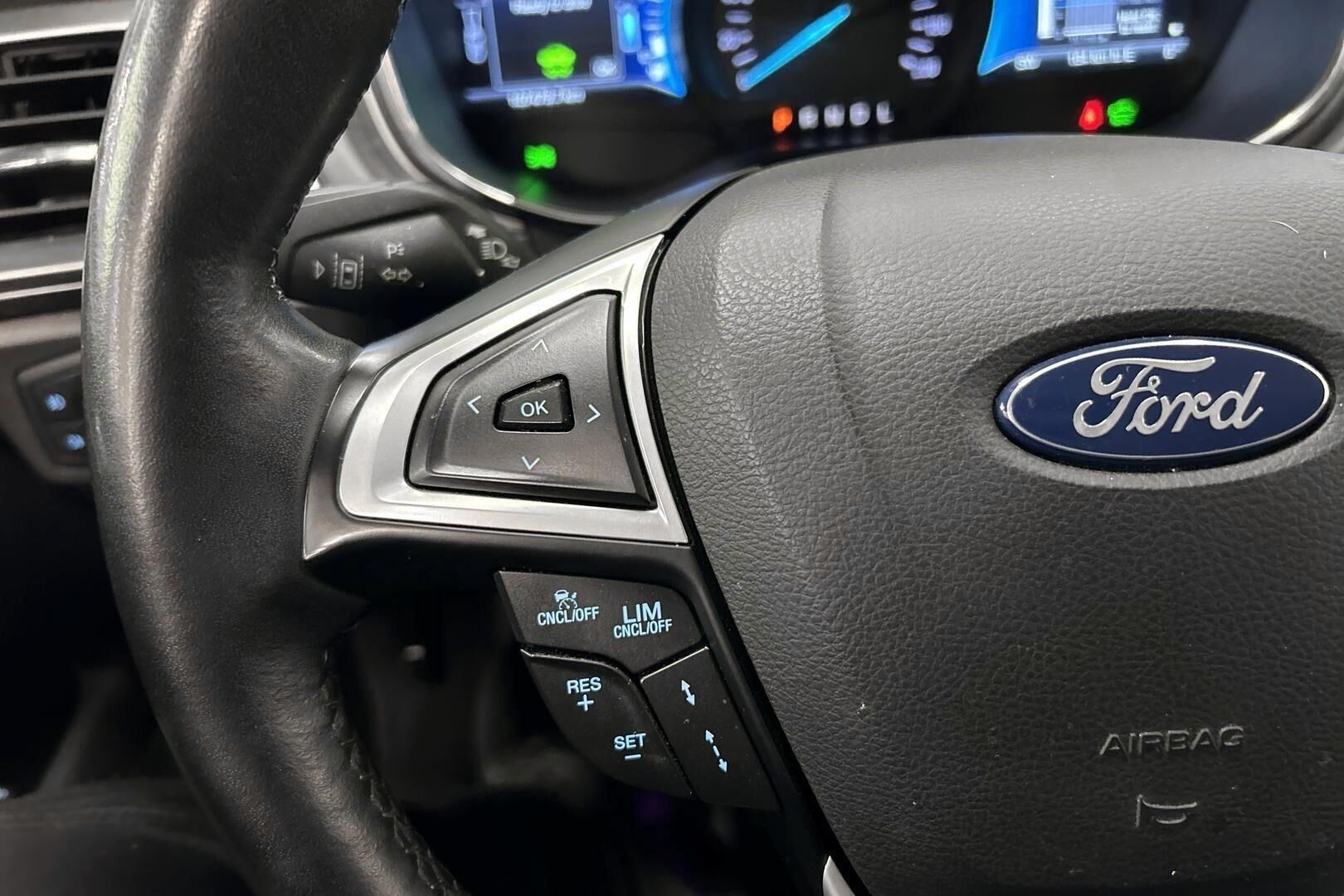 Ford Mondeo iso kuva 14