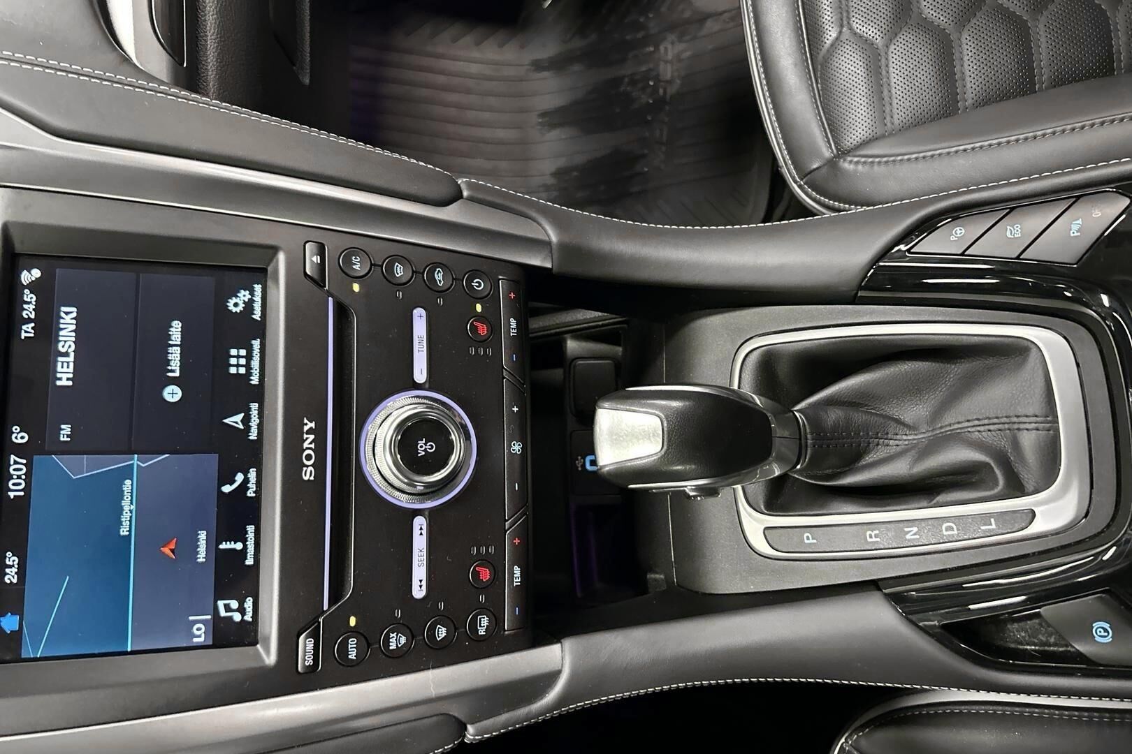 Ford Mondeo iso kuva 18