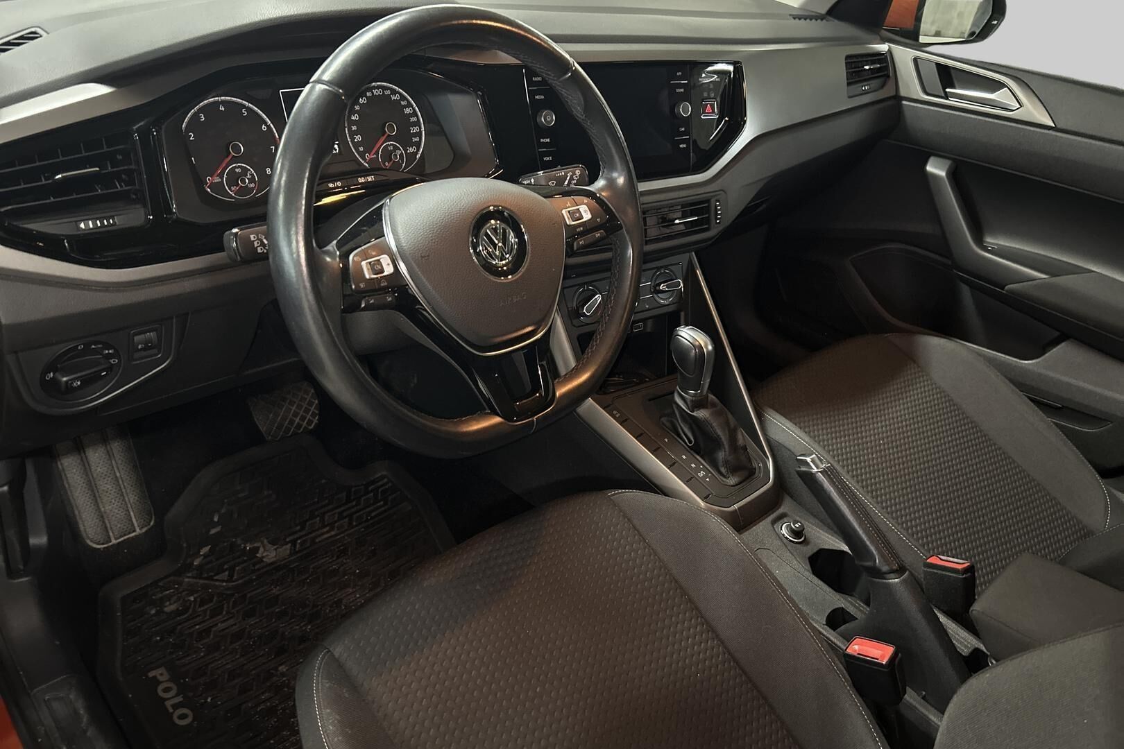 Volkswagen Polo iso kuva 2