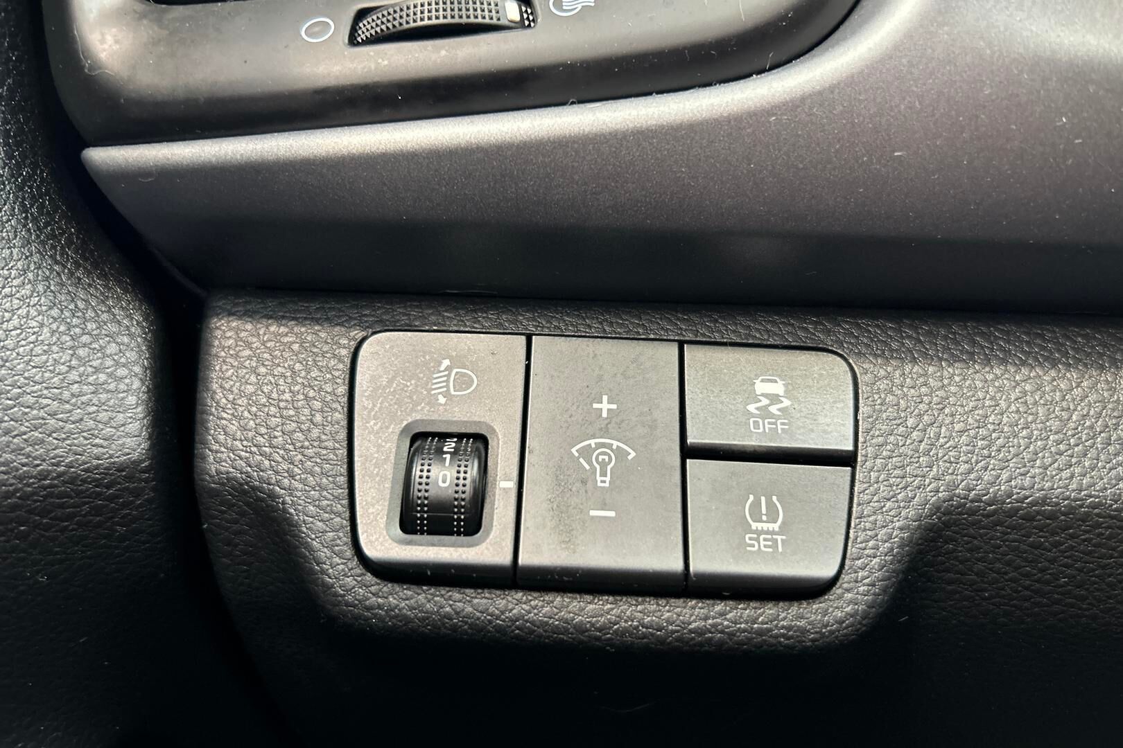 Kia Rio iso kuva 20