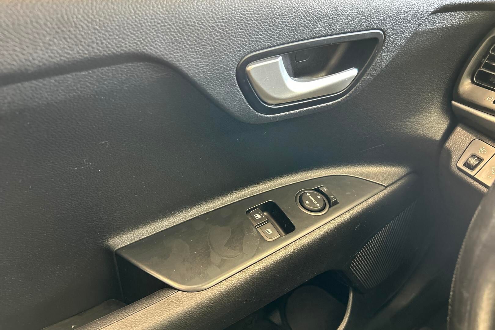 Kia Rio iso kuva 21