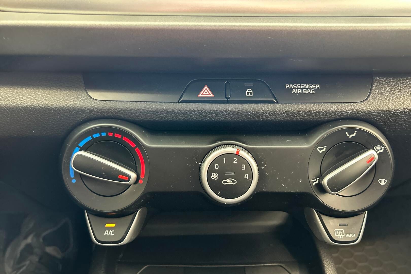Kia Rio iso kuva 23