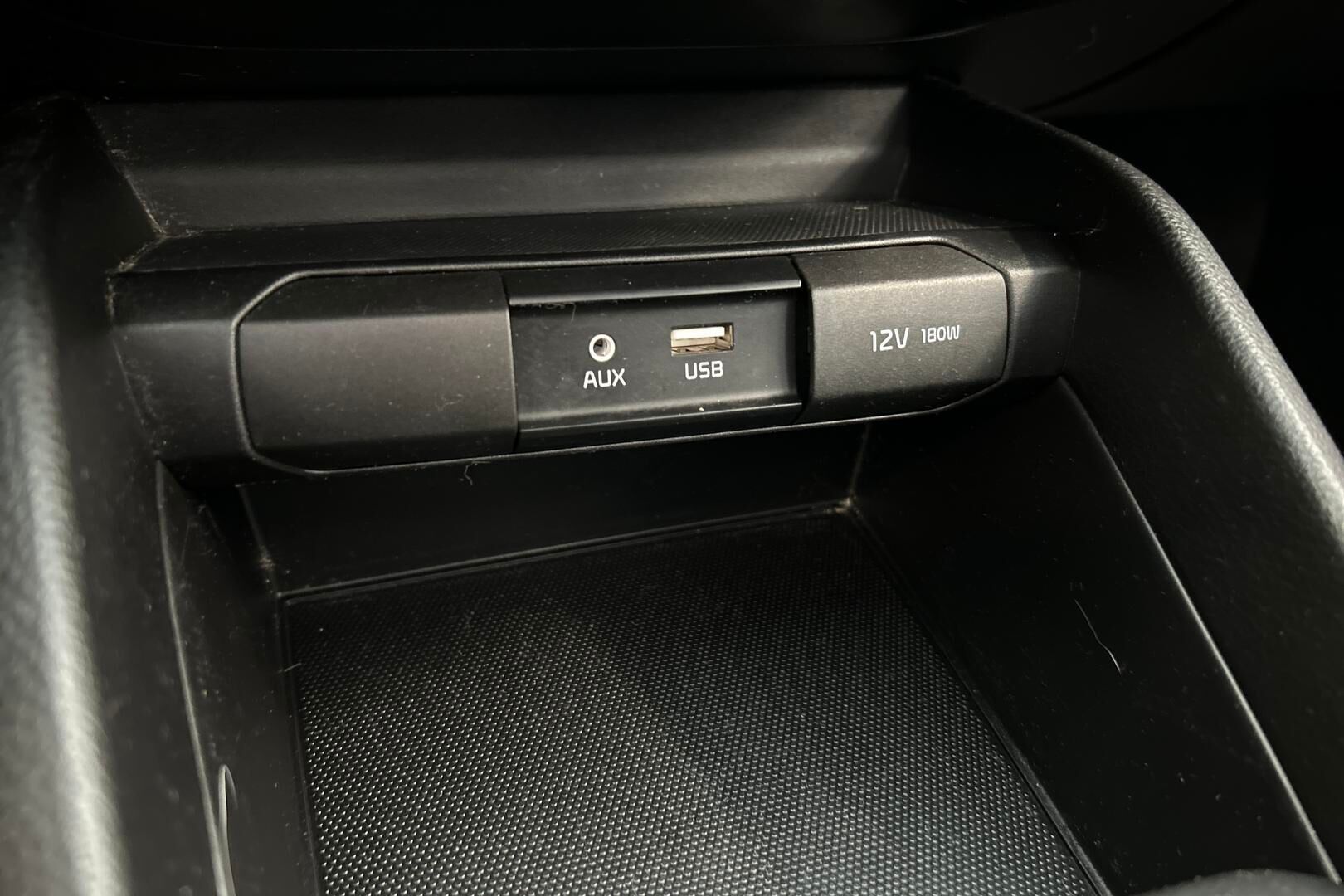 Kia Rio iso kuva 24