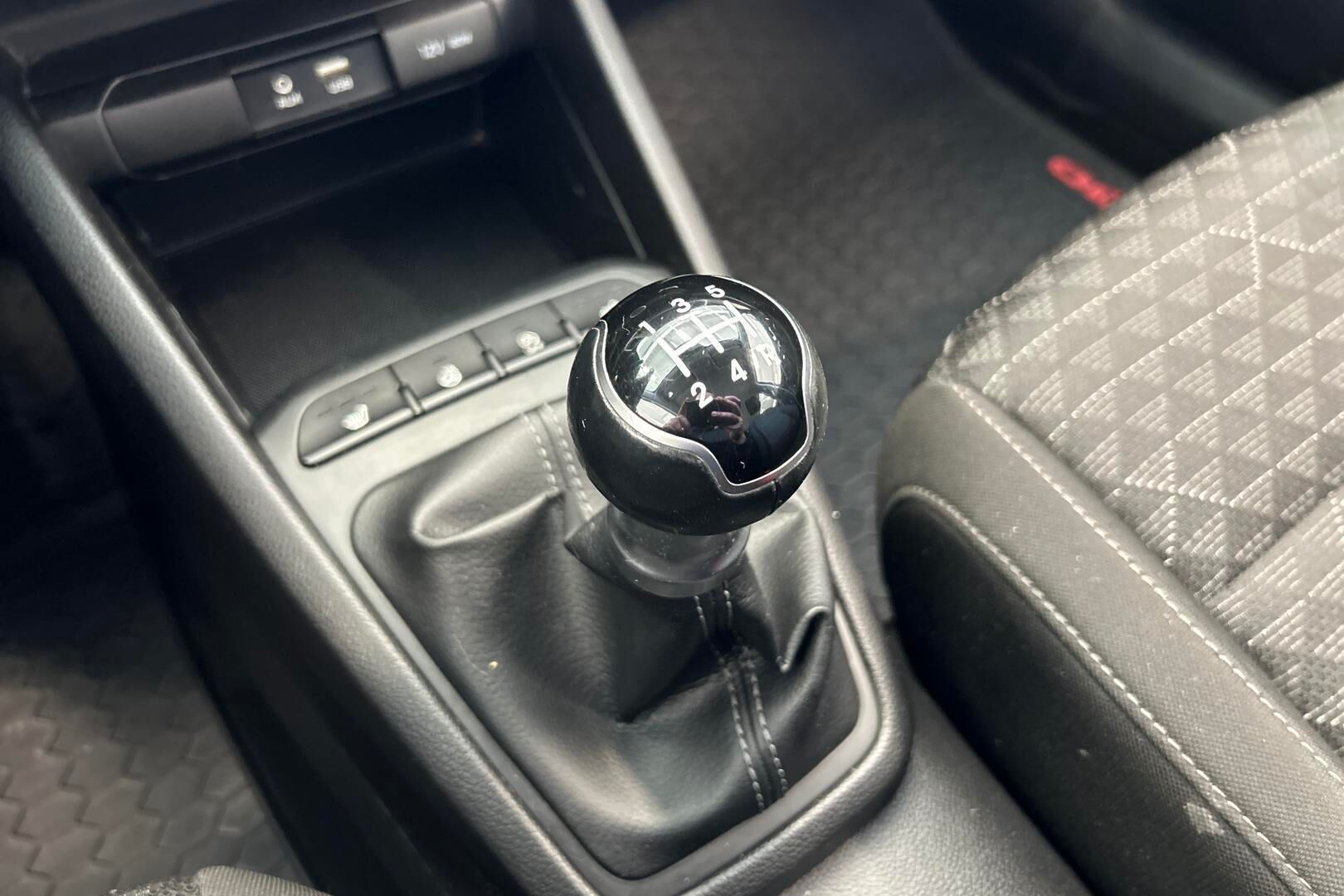 Kia Rio iso kuva 26