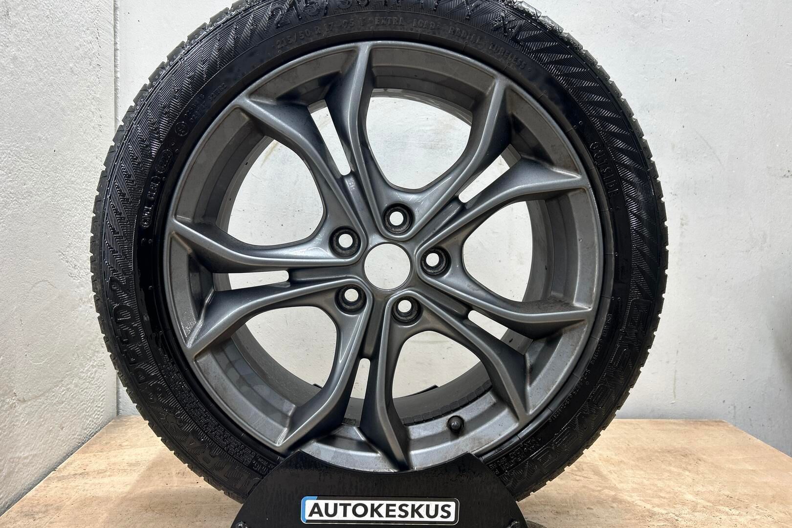 Ford Focus iso kuva 13