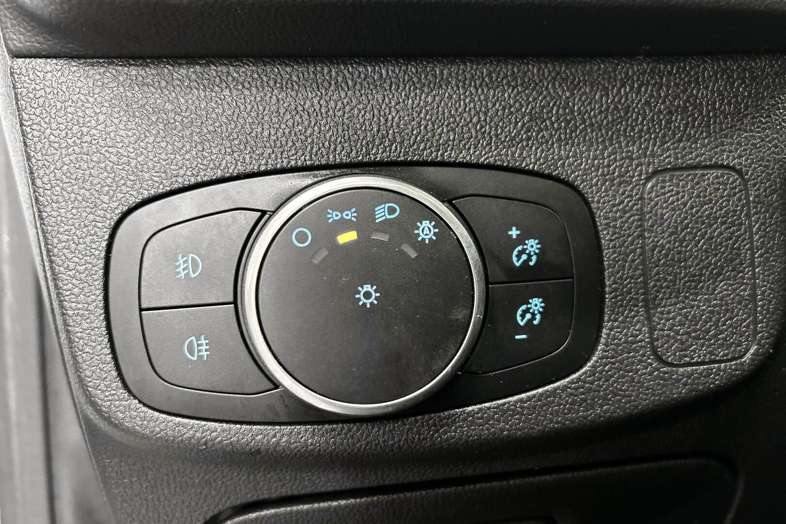 Ford Focus iso kuva 20