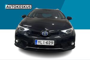 Toyota Auris esikatselu 1