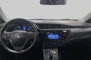 Toyota Auris esikatselu 10