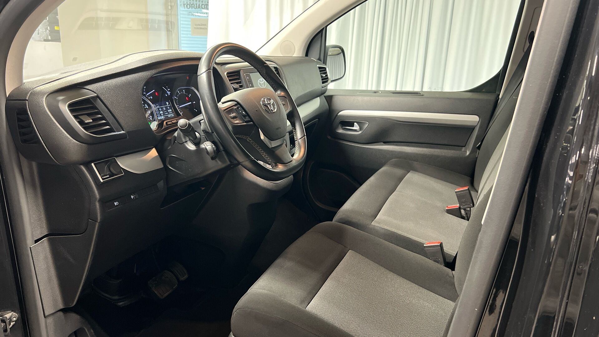 Toyota Proace Verso iso kuva 12