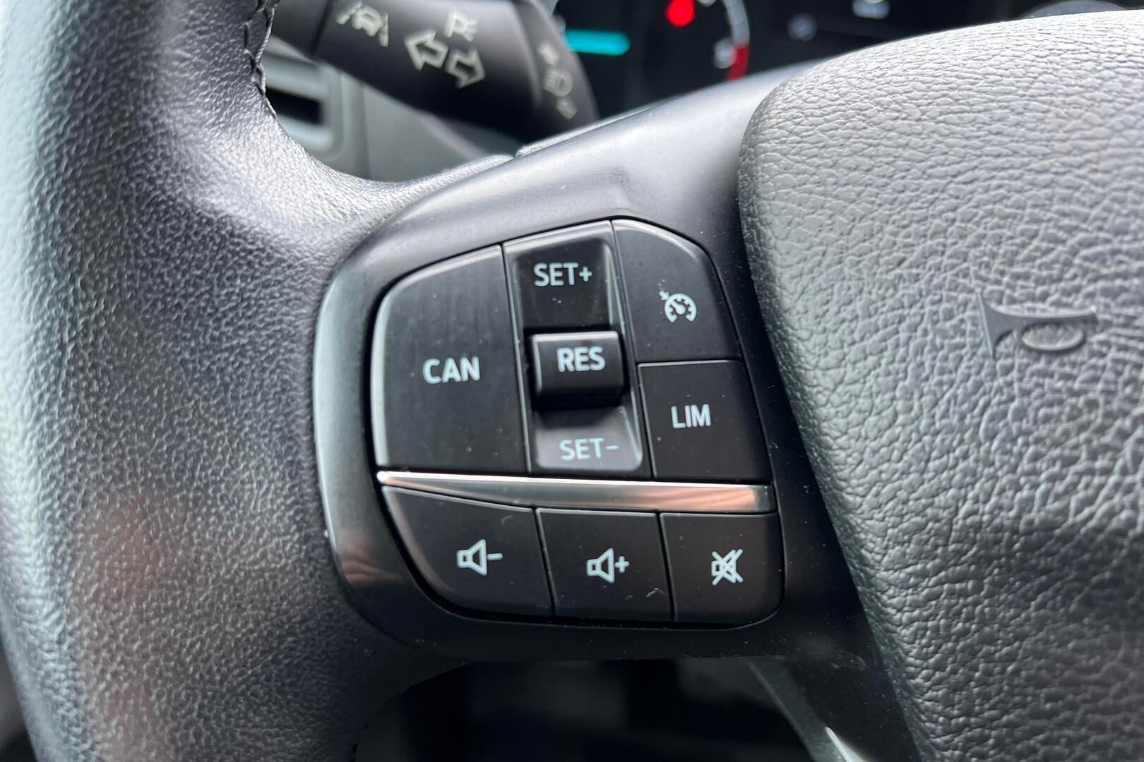 Ford Transit iso kuva 17