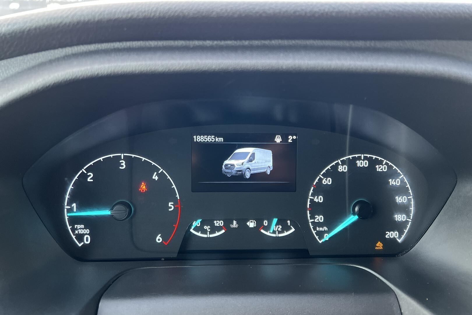 Ford Transit iso kuva 14