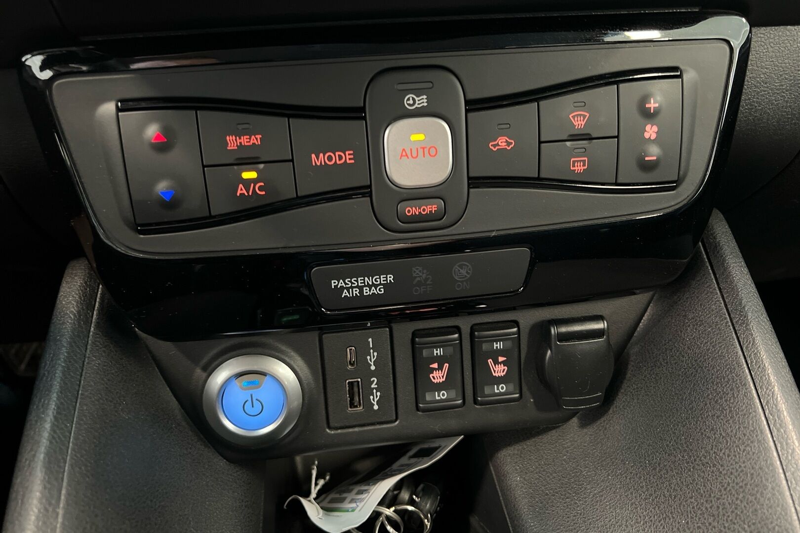 Nissan Leaf iso kuva 11
