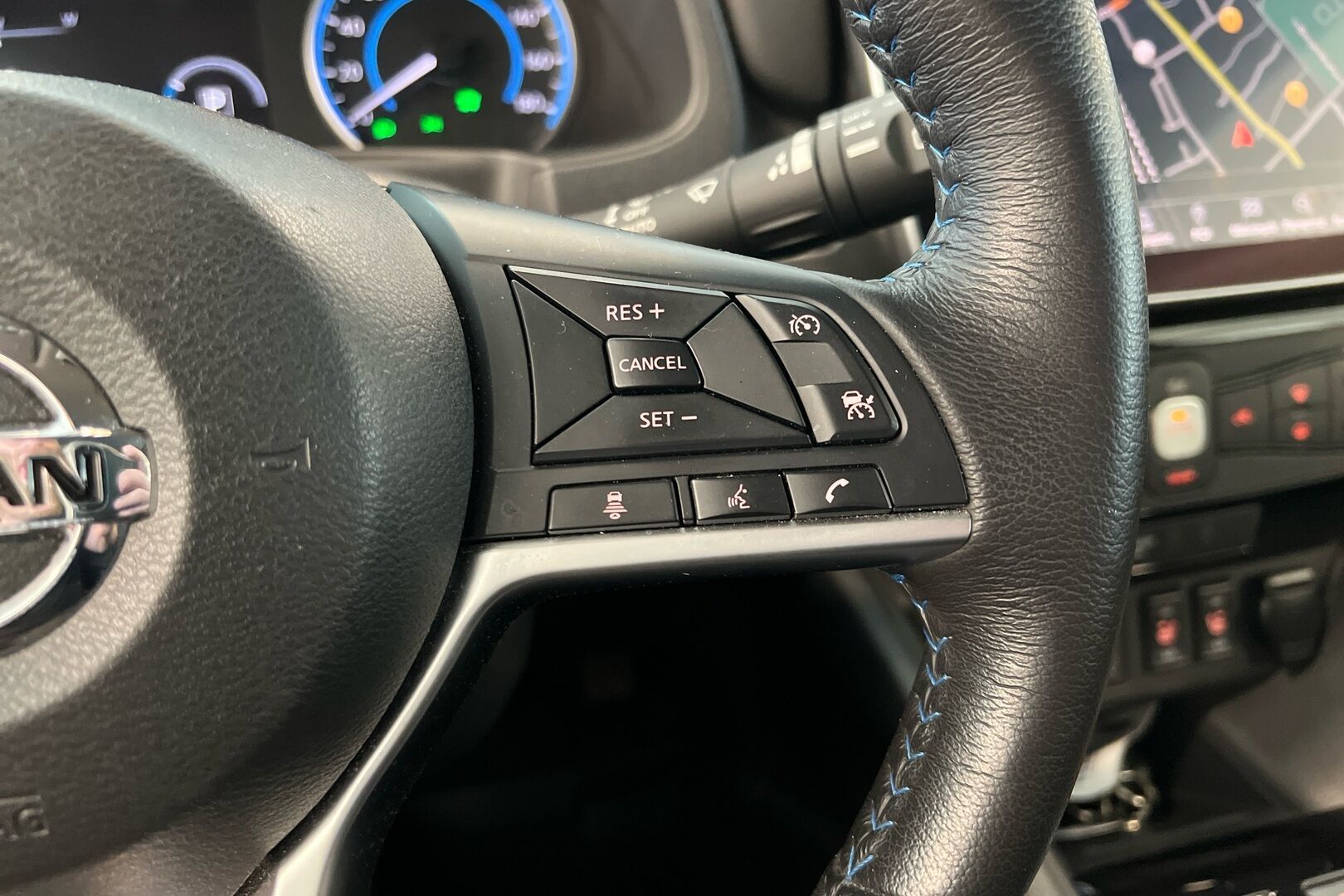 Nissan Leaf iso kuva 13