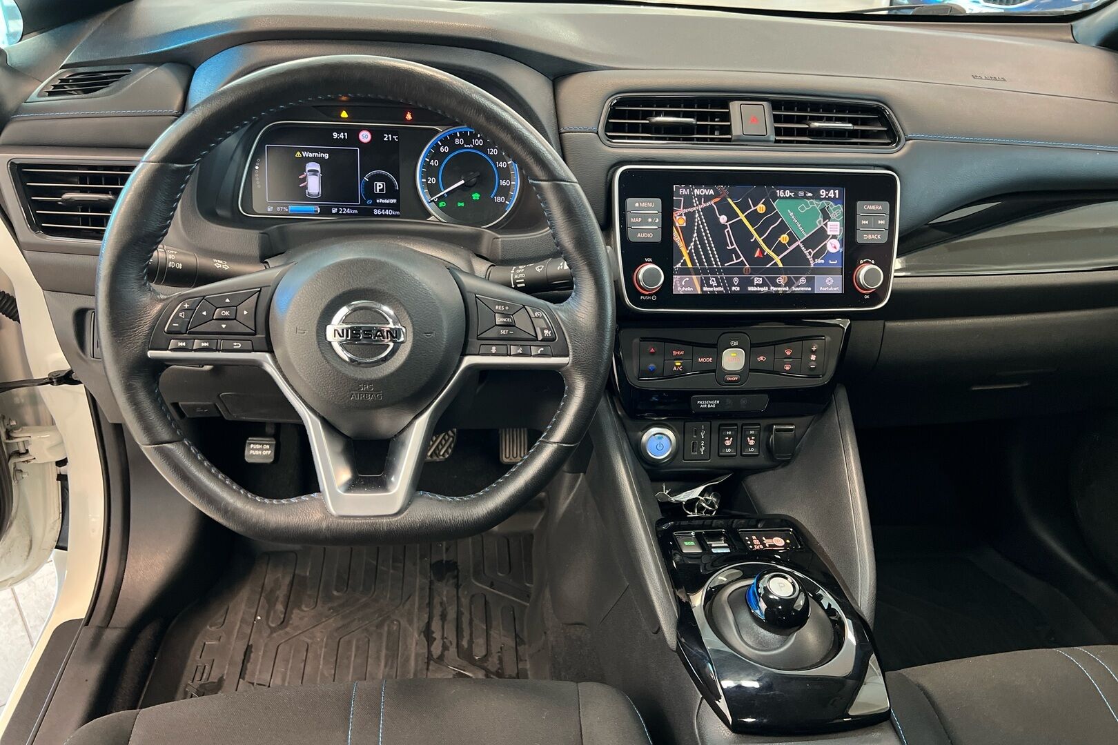 Nissan Leaf iso kuva 18