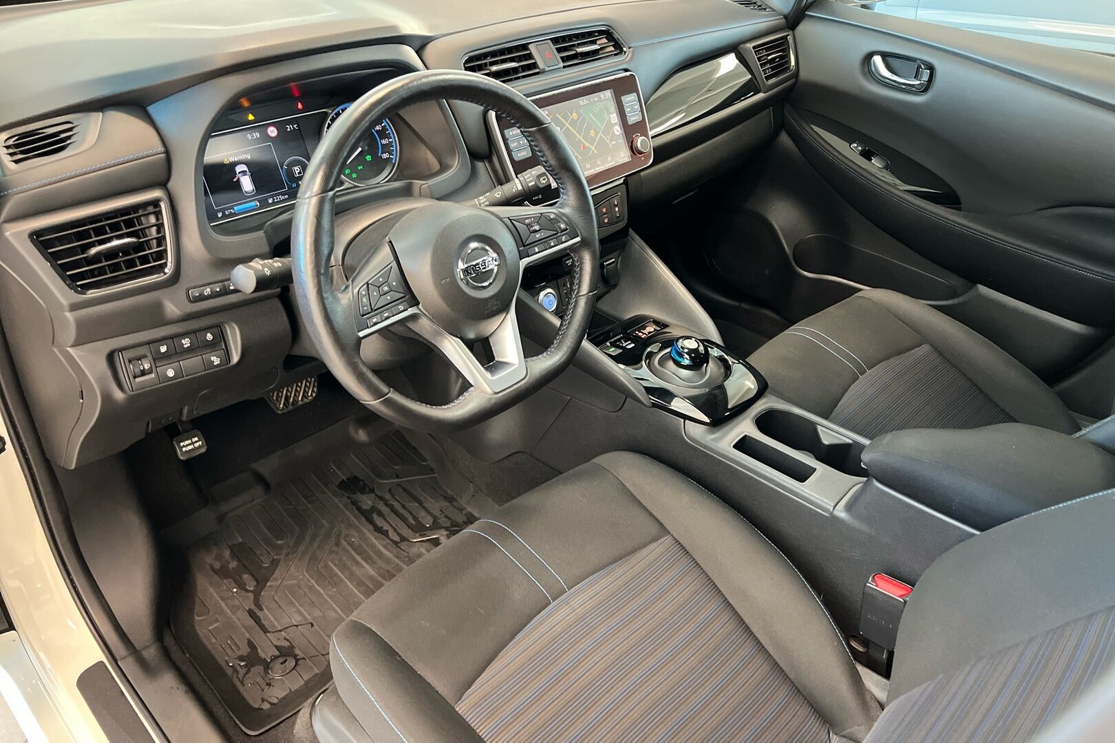 Nissan Leaf iso kuva 5
