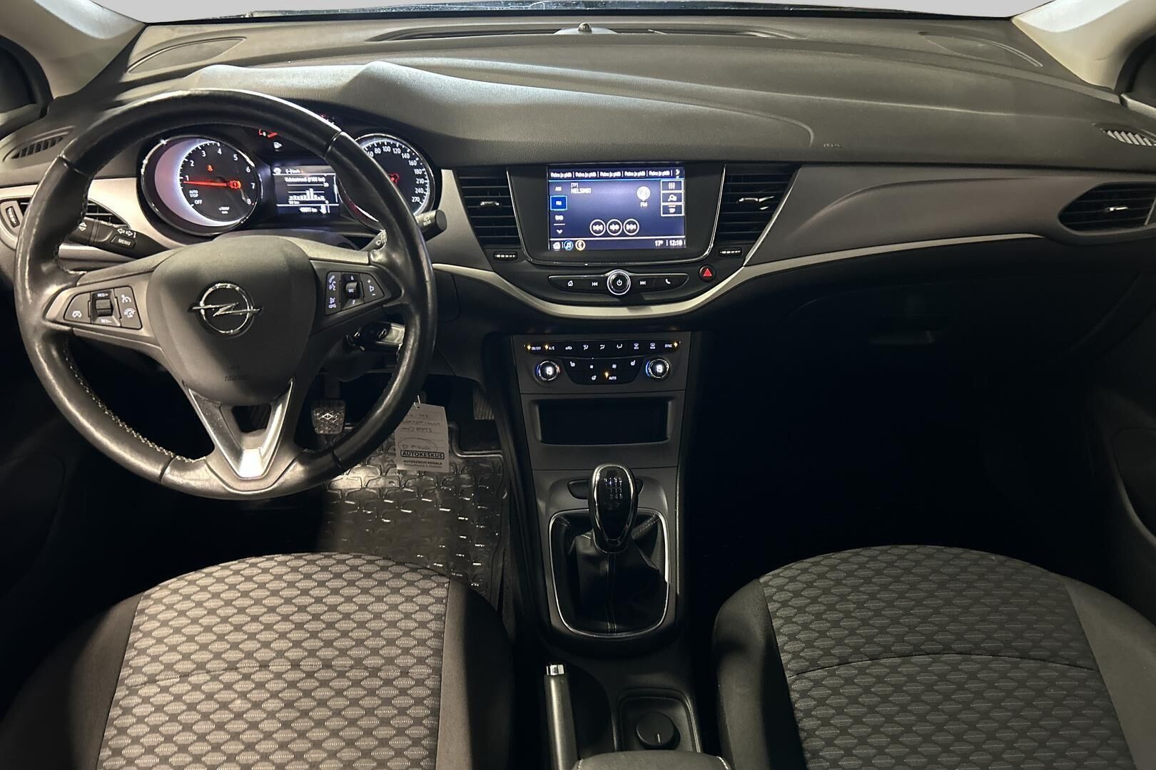 Opel Astra iso kuva 14