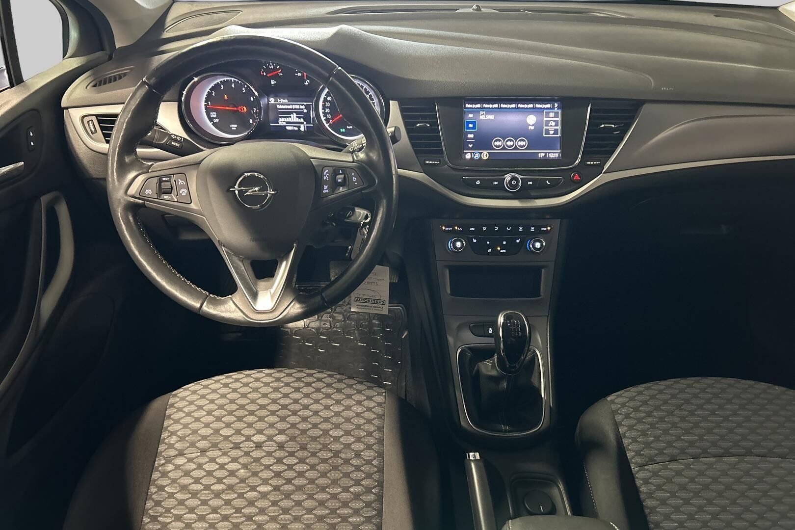 Opel Astra iso kuva 15