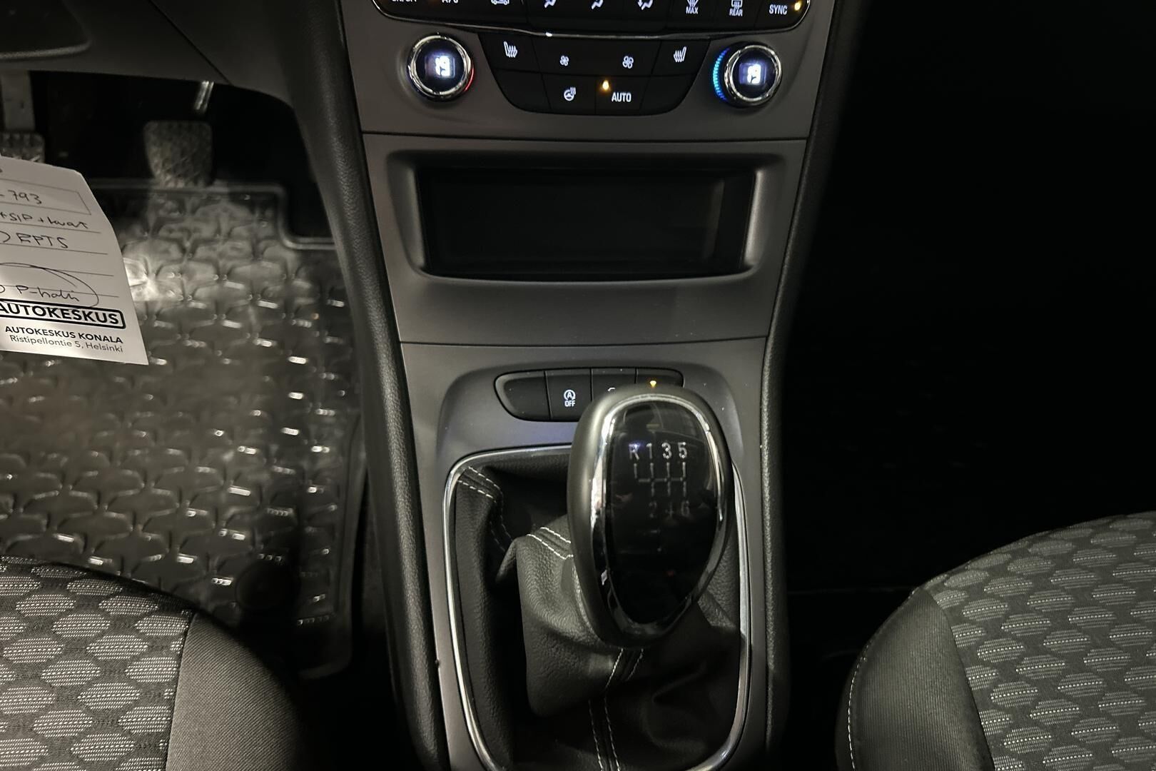 Opel Astra iso kuva 18