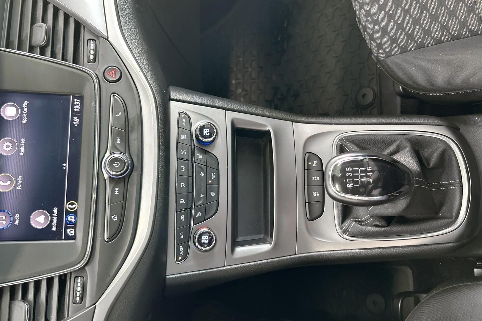 Opel Astra iso kuva 19