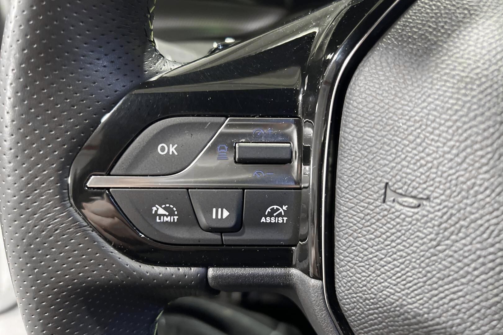 PEUGEOT 308 iso kuva 13