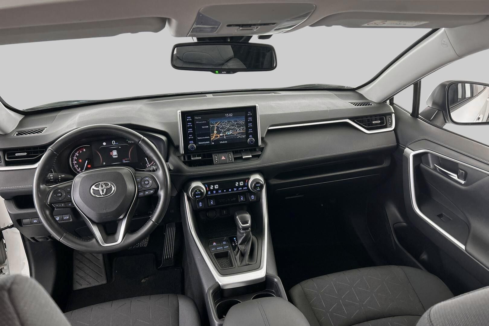 Toyota RAV4 iso kuva 10