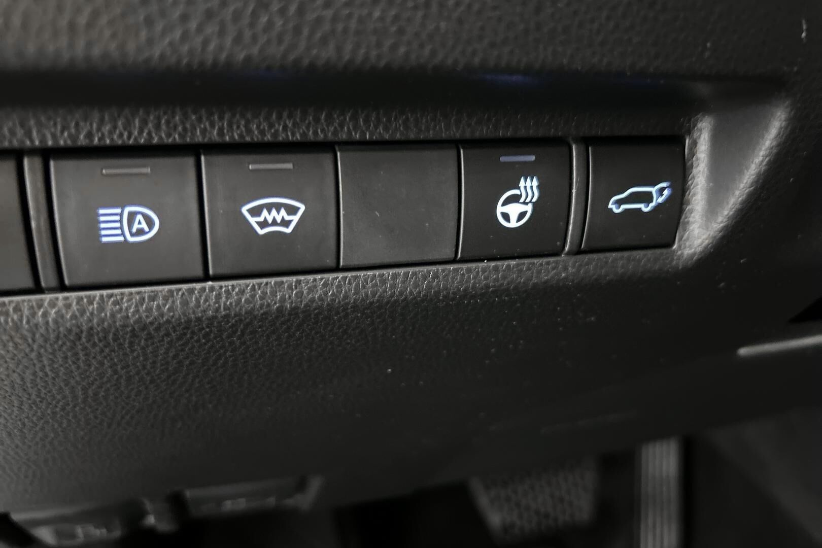 Toyota RAV4 iso kuva 22