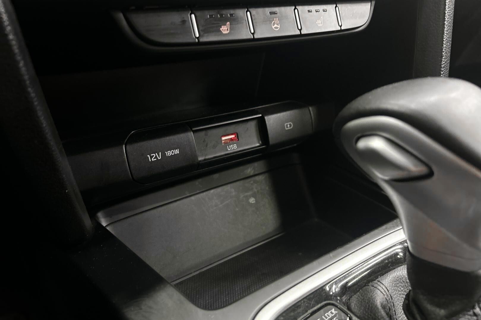 Kia Ceed iso kuva 12