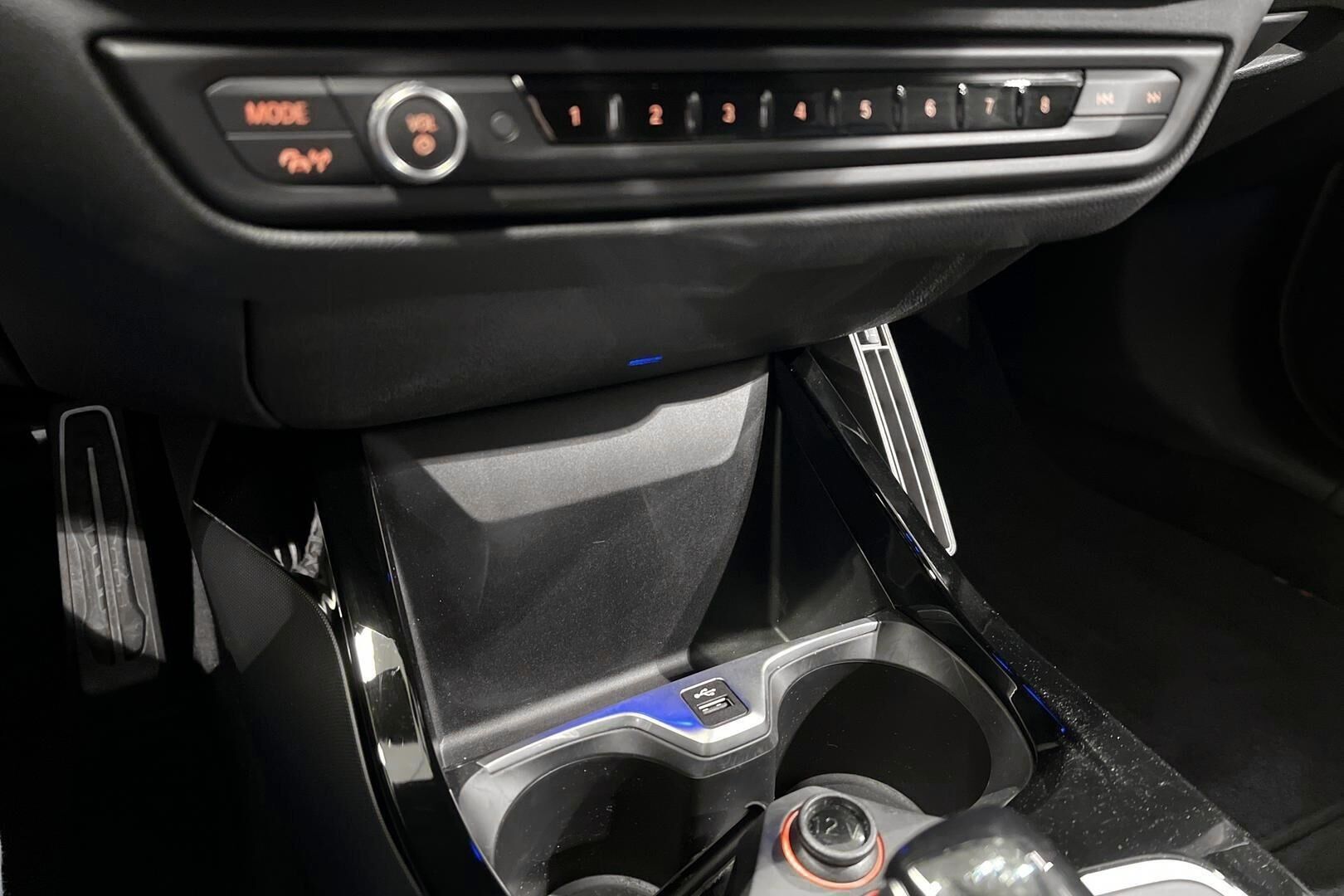 BMW 1-SARJA iso kuva 22