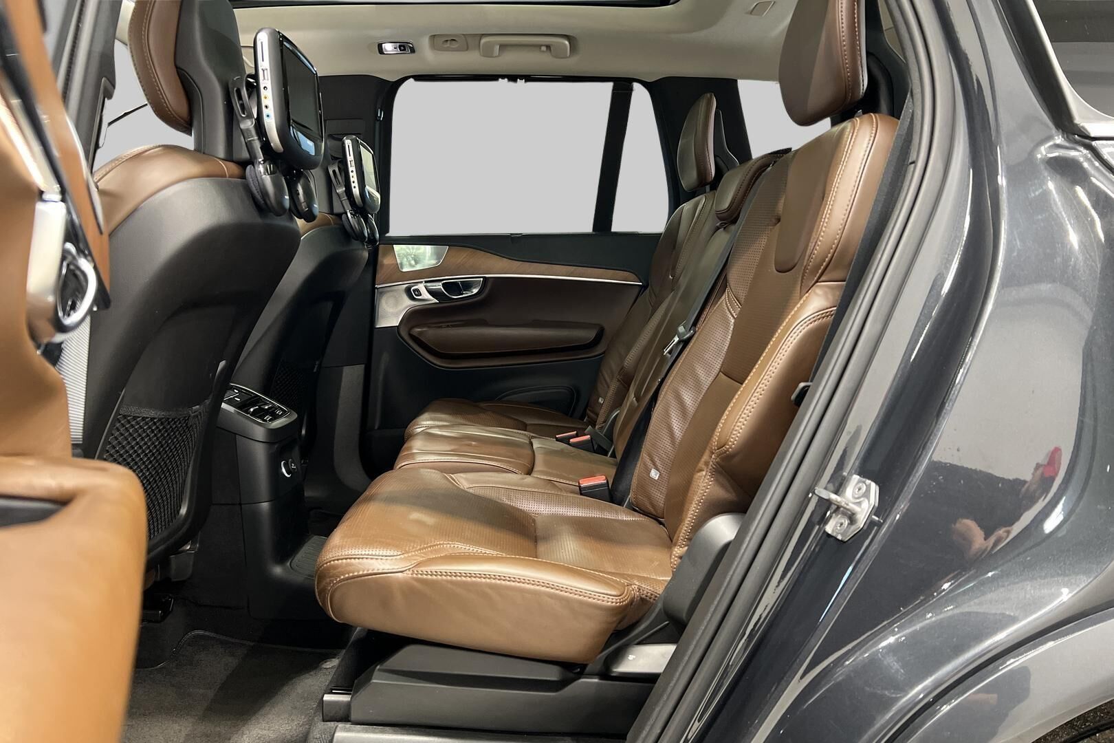 Volvo XC90 iso kuva 10