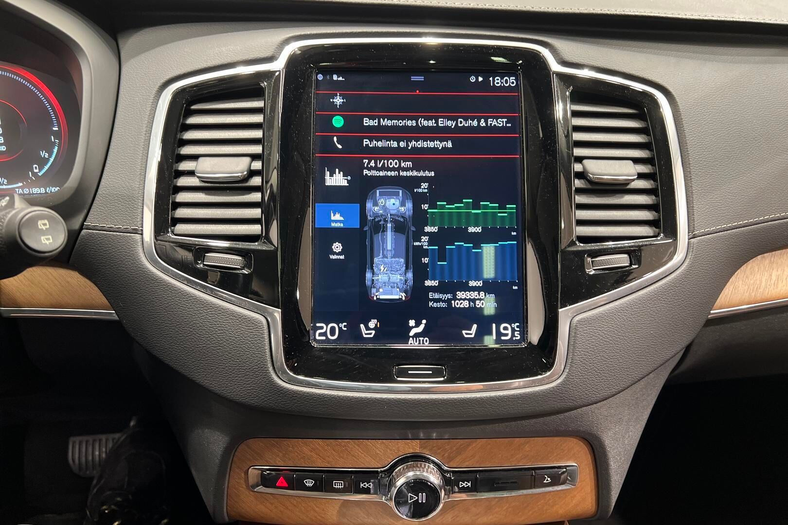 Volvo XC90 iso kuva 18