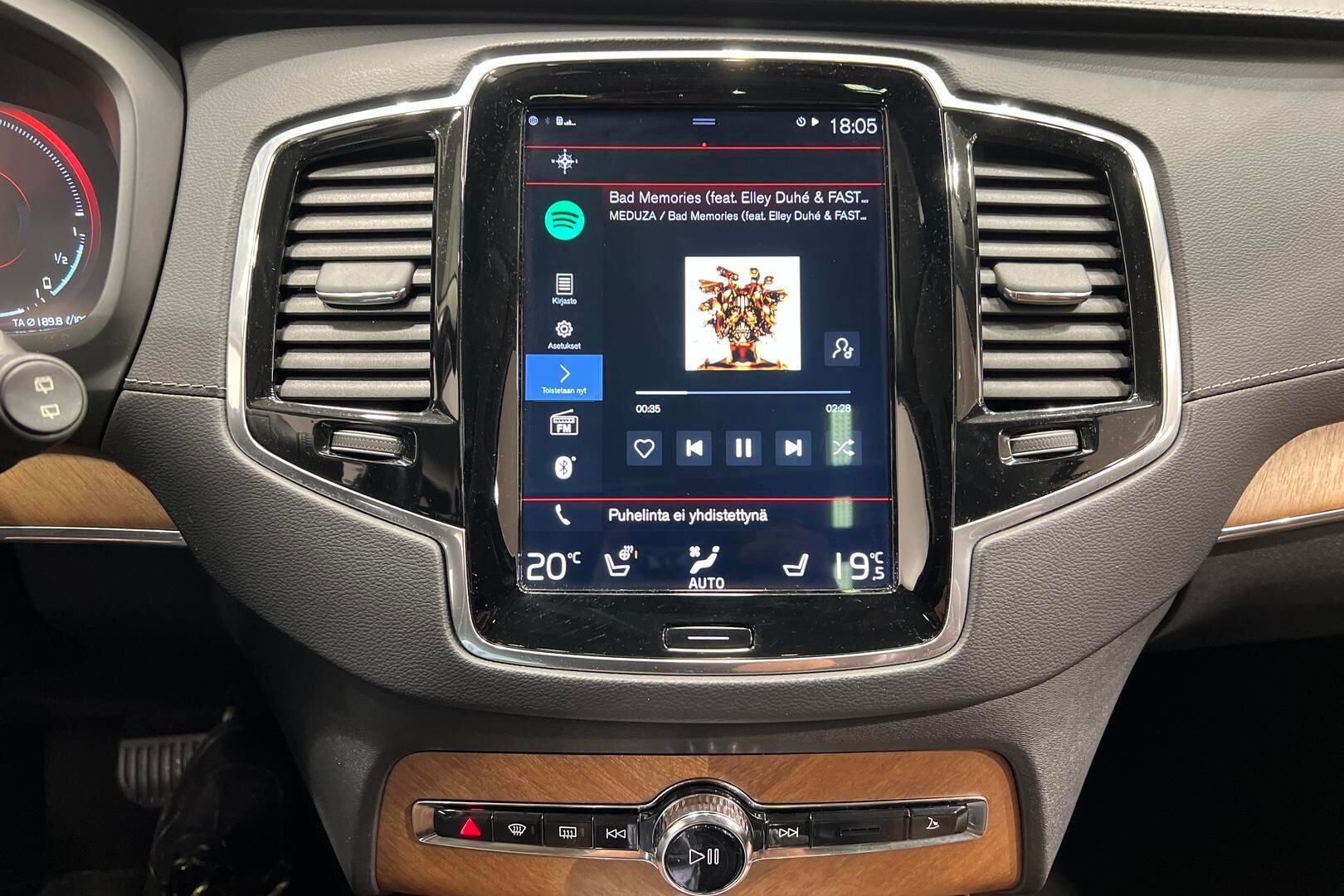 Volvo XC90 iso kuva 20