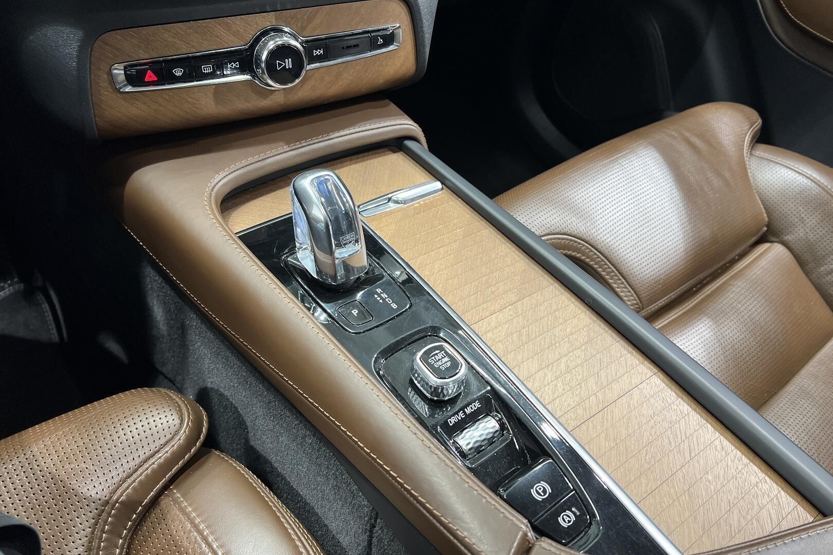 Volvo XC90 iso kuva 20