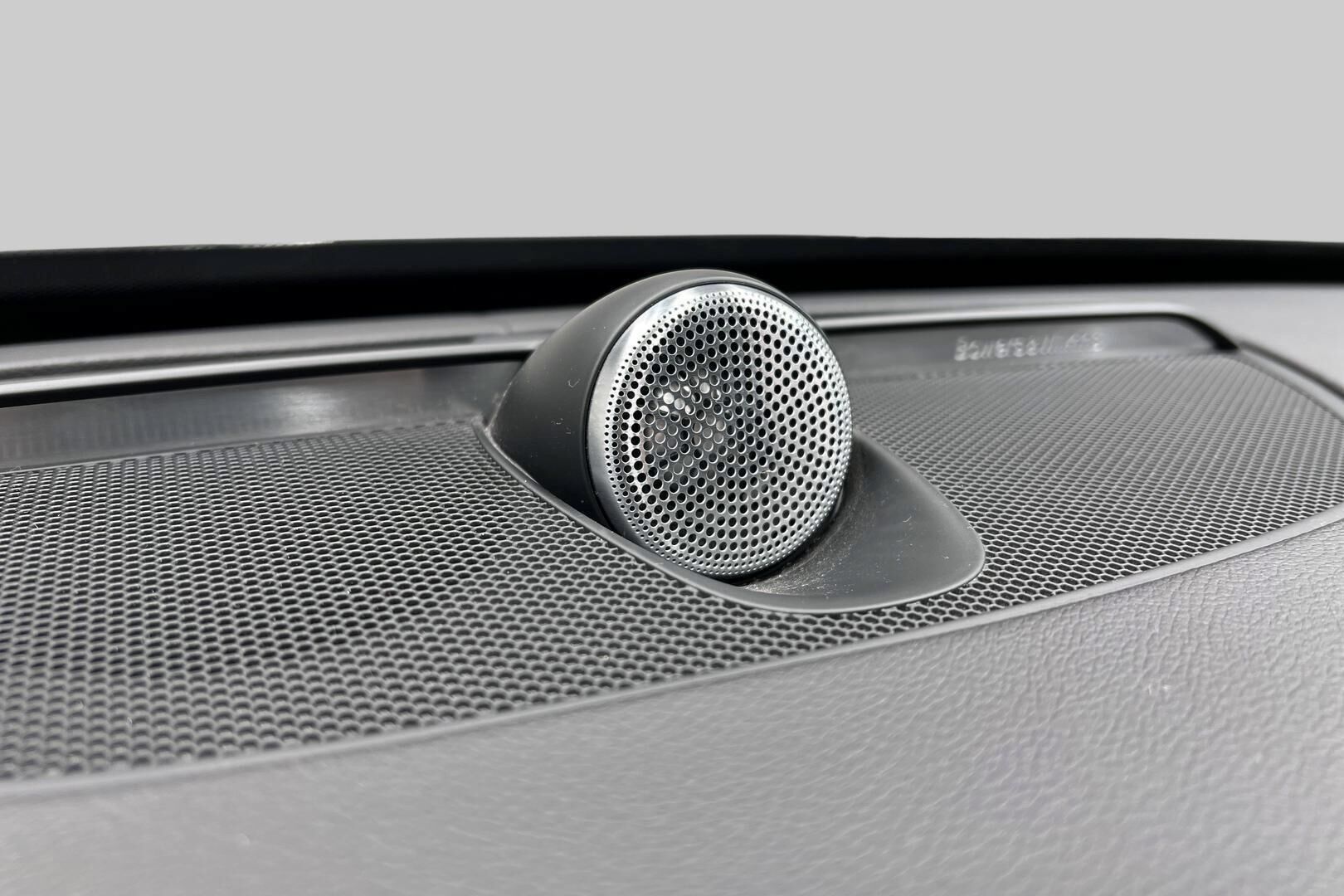 Volvo XC90 iso kuva 21