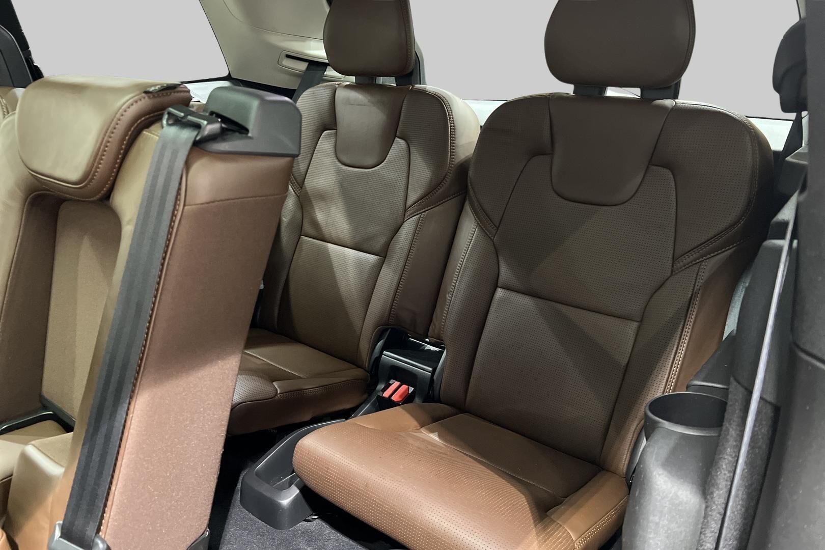 Volvo XC90 iso kuva 35