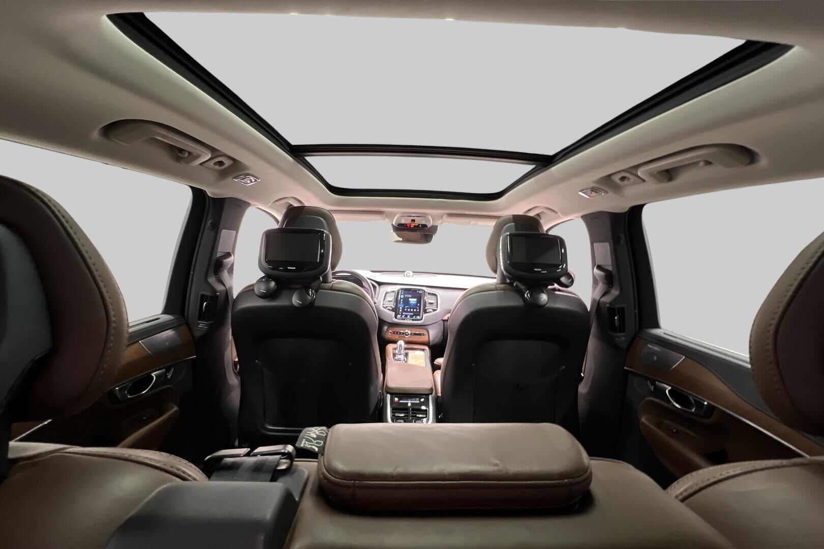 Volvo XC90 iso kuva 36