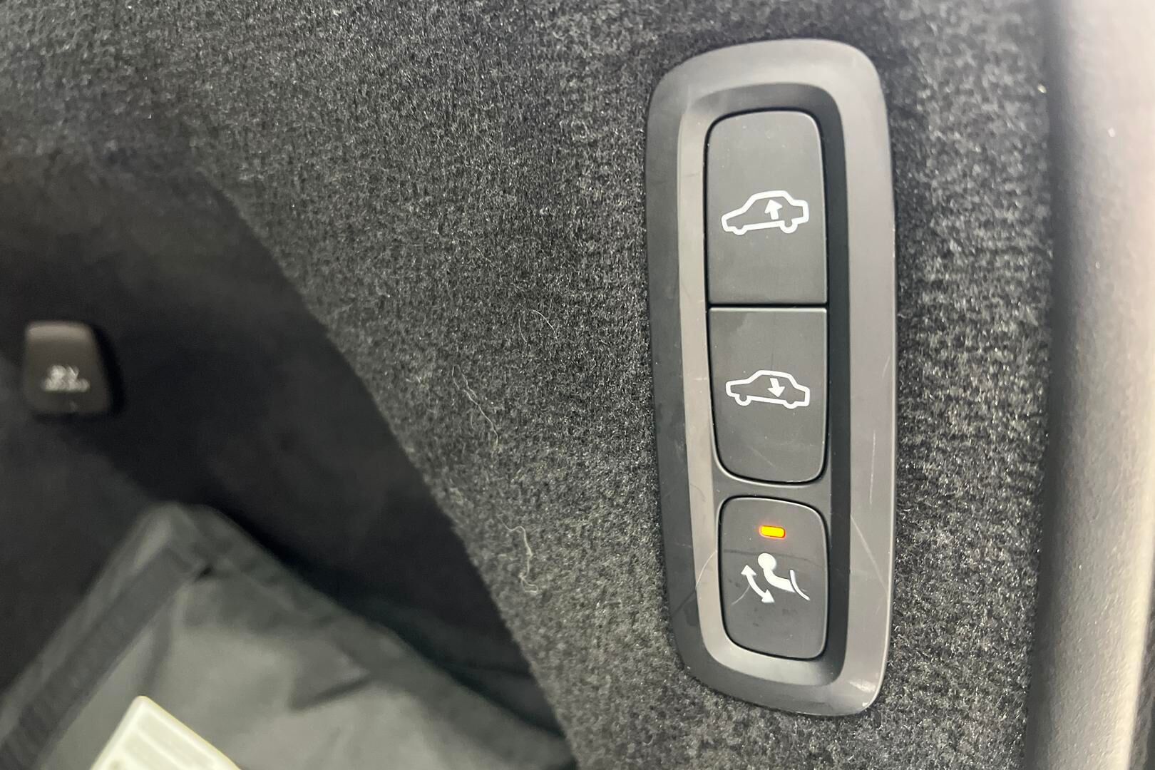 Volvo XC90 iso kuva 37