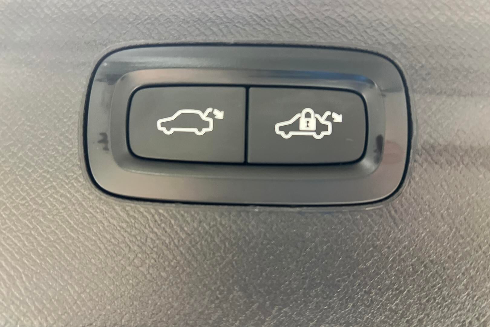 Volvo XC90 iso kuva 38