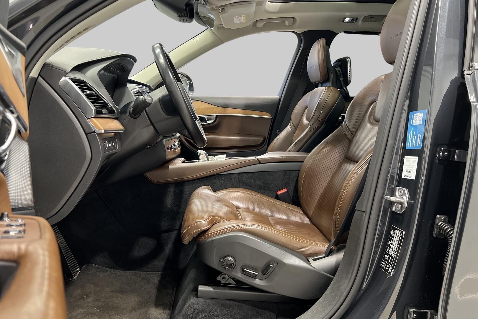 Volvo XC90 iso kuva 9