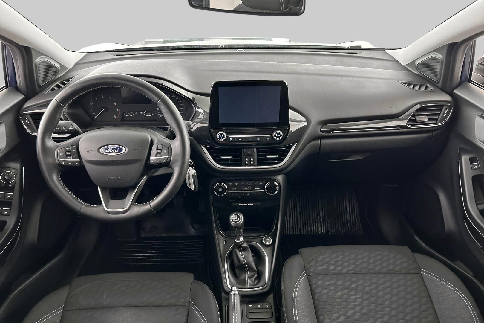Ford Puma iso kuva 10