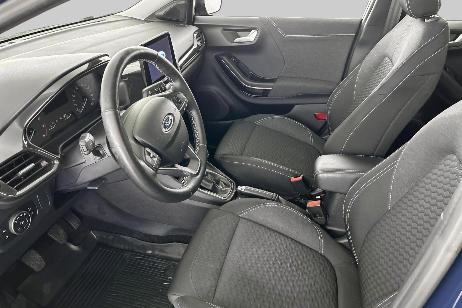 Ford Puma iso kuva 8
